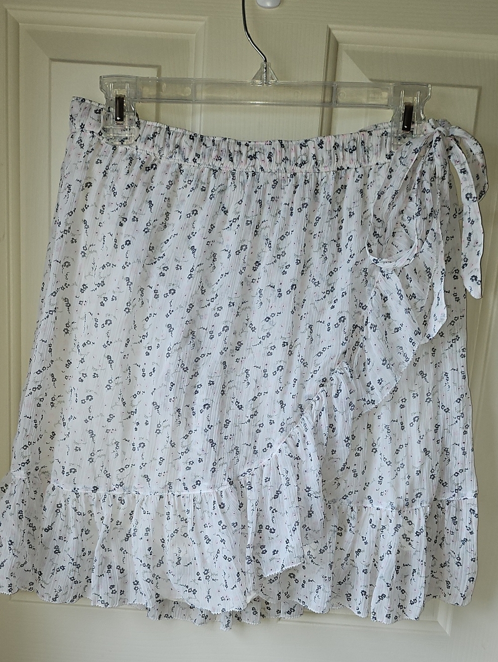 Abercrombie & Fitch White Mini Skirt with Small Black Floral Print and Side Tie